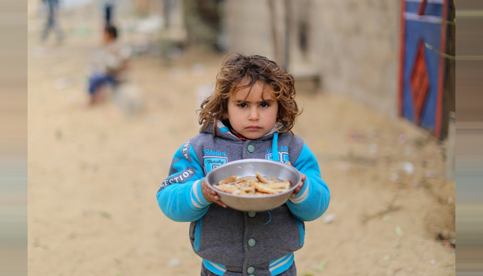 Watch the video: Gaza's heartbreaking desperation: Hunger and thirst grip the people