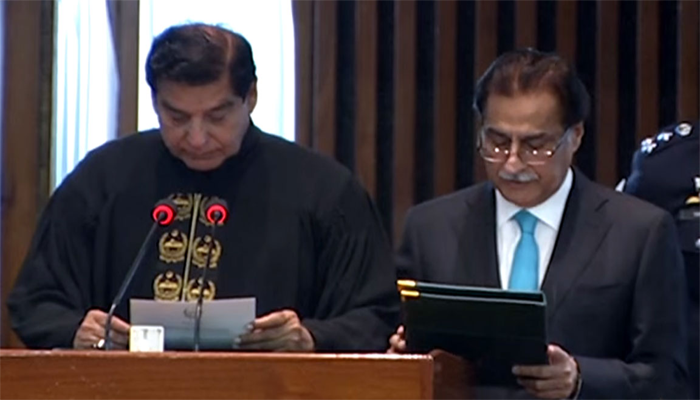 Sardar Ayaz Sadiq sworn in as National Assembly speaker