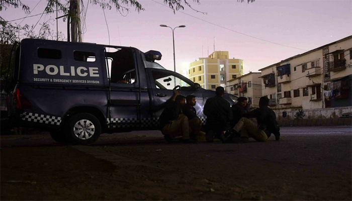 Karachi Police catch 2 suspects pretending as cops in robbery