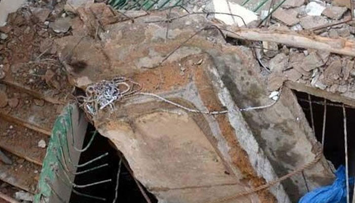 Six killed in roof collapse at Afghan Camp in Karachi