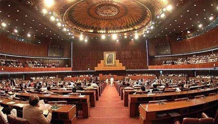 Freshly elected MNAs take oath, marking commencement of NA's Inaugural Session